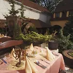 Selsky Dvur - Bohemian Village Courtyard Hotel 4*