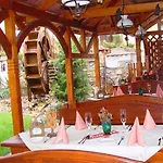 Selsky Dvur - Bohemian Village Courtyard Hotel 4*