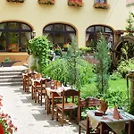 Selsky Dvur - Bohemian Village Courtyard Hotel Praga