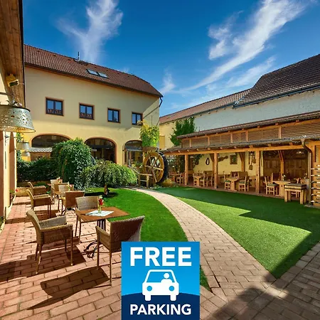 Selsky Dvur - Bohemian Village Courtyard Szálloda 4*