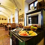 Selsky Dvur - Bohemian Village Courtyard