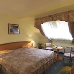 Hotel Selsky Dvur - Bohemian Village Courtyard 4*