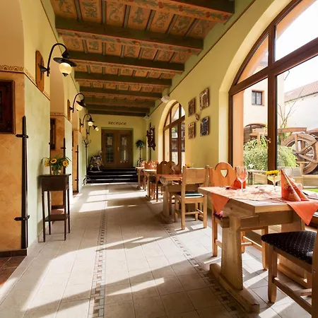 Selsky Dvur - Bohemian Village Courtyard 4*