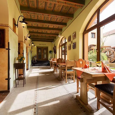 Selsky Dvur - Bohemian Village Courtyard 4*