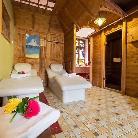 Hotel Selsky Dvur - Bohemian Village Courtyard 4*