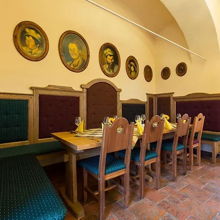 Hotel Selsky Dvur - Bohemian Village Courtyard 4*