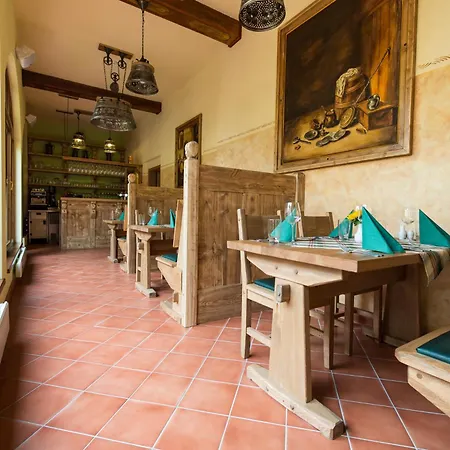 Hotel Selsky Dvur - Bohemian Village Courtyard 4*