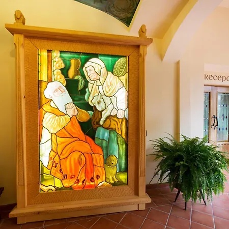 Selsky Dvur - Bohemian Village Courtyard Hotel 4*