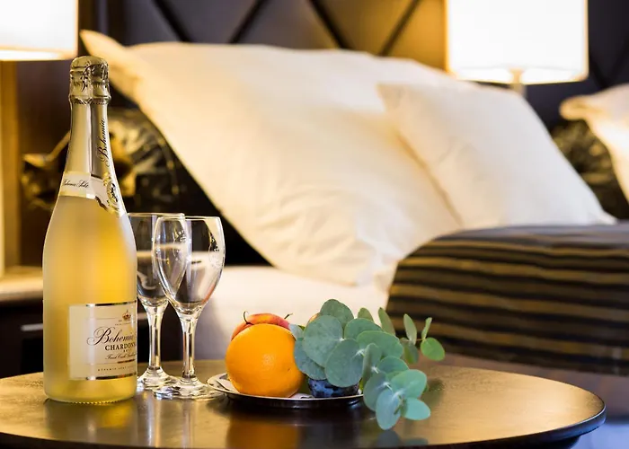 Selsky Dvur - Bohemian Village Courtyard Szálloda