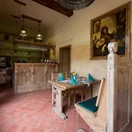 מלון Selsky Dvur - Bohemian Village Courtyard 4*