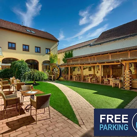 Ξενοδοχείο Selsky Dvur - Bohemian Village Courtyard 4*