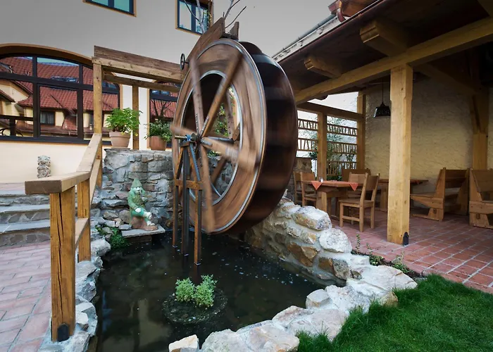Selsky Dvur - Bohemian Village Courtyard Hotell