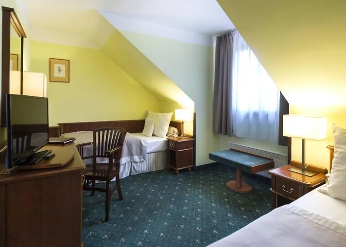 Selsky Dvur - Bohemian Village Courtyard Hotell
