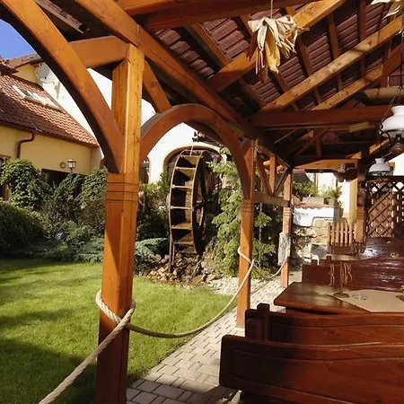 Selsky Dvur - Bohemian Village Courtyard Praag